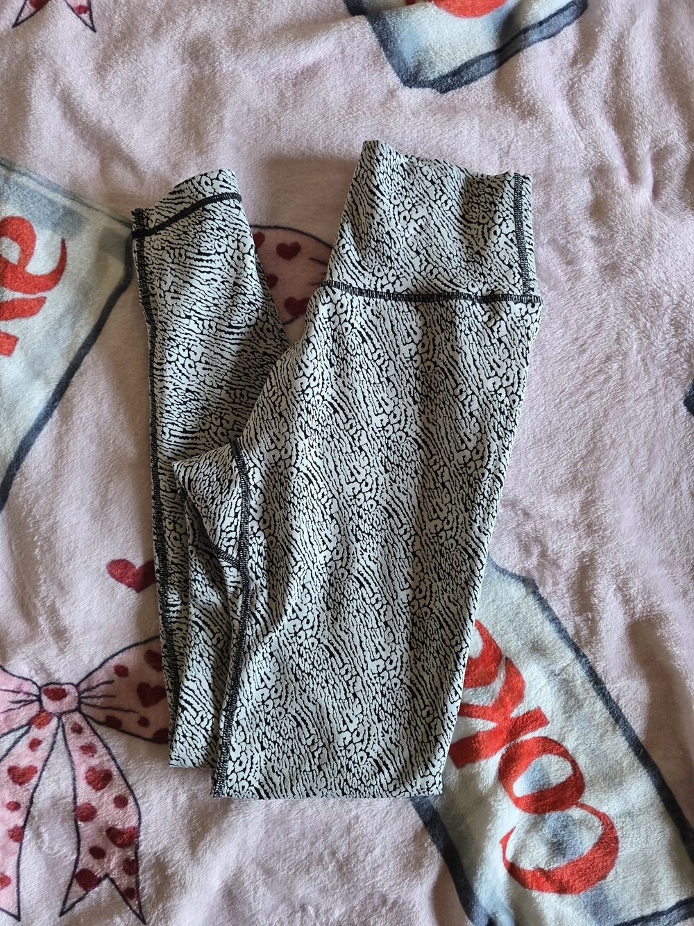 BuffBunny Black and White Patterned High-Waist Leggings